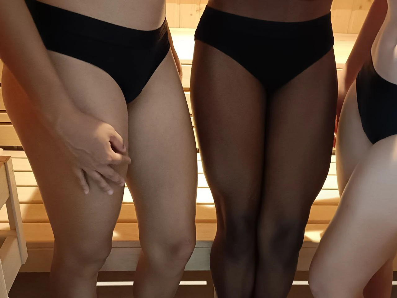 3 girls in sauna